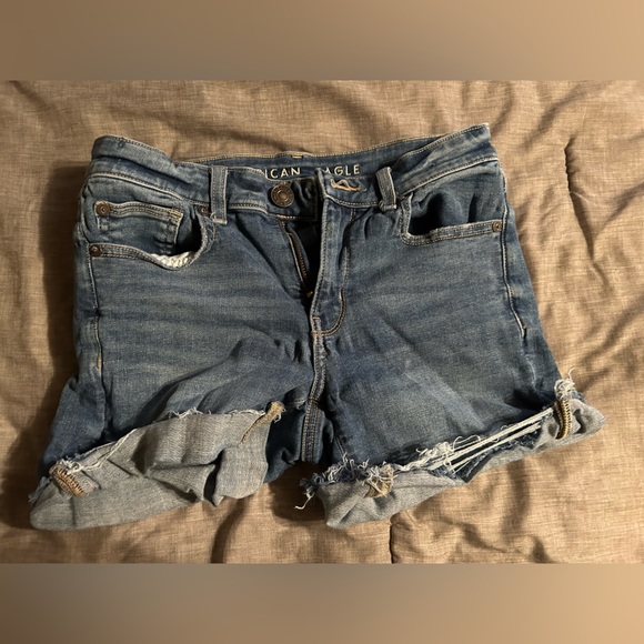 NWOT Medium wash American Eagle jeans - Picture 2 of 4